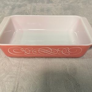 Vintage pyrex, pink scroll 575 2Qt rectangle casserole glass baking dish